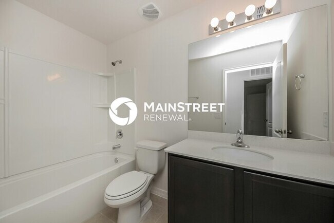 Building Photo - 4 Bedroom Pet-Friendly Home in Dundee, FL with Main Street Renewal