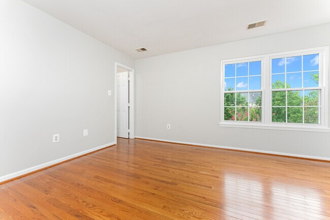 master suite - 44132 Mistletoe Ter