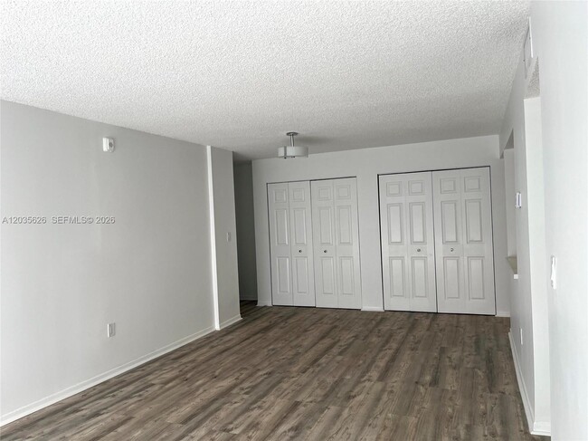 Building Photo - 802 NW 87th Ave