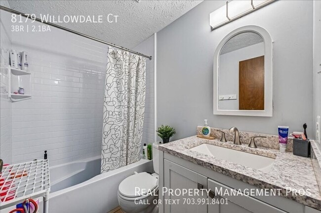 Building Photo - 8179 Willowdale Ct