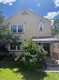 Building Photo - 2121 Pioneer Ave
