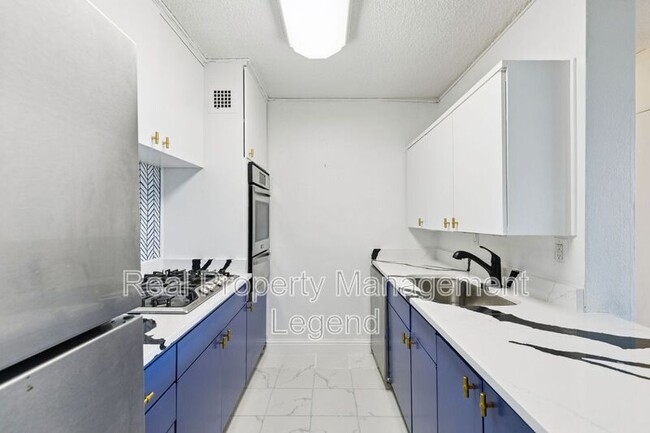 Building Photo - 3883 Turtle Creek Blvd