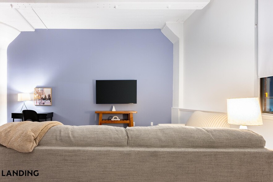 Building Photo - 45 Willow St