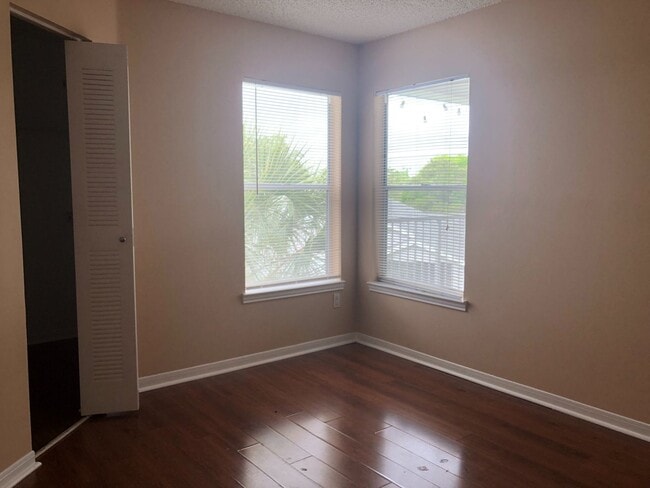 Building Photo - 717 Secret Harbor Ln