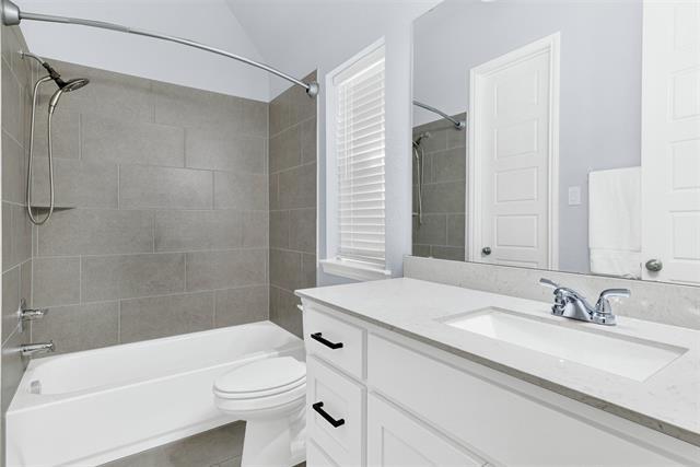 Building Photo - 917 Queens Lk Trl