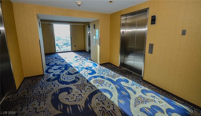 Building Photo - 4381 W Flamingo Rd