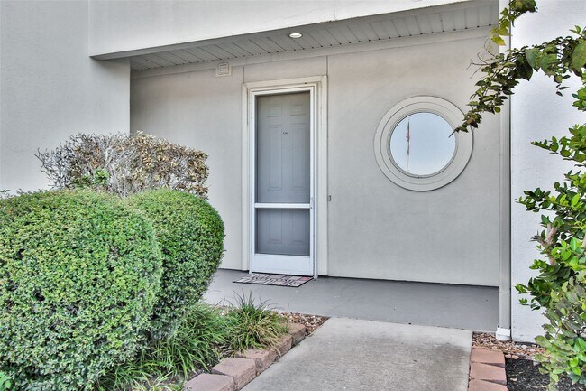 Building Photo - 168 Lake Point Blvd