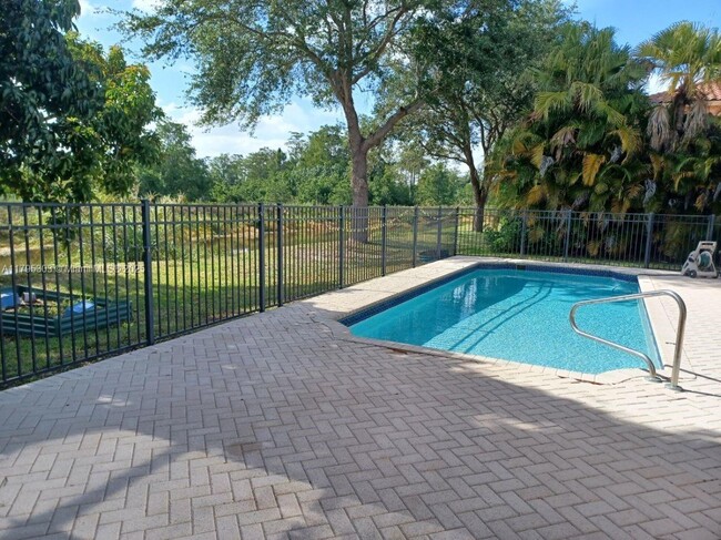 Building Photo - 18628 Ocean Mist Dr