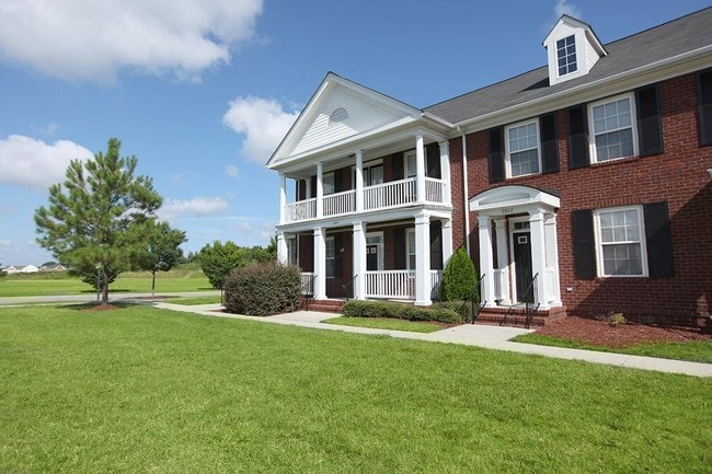 Building Photo - Broadcreek Renaissance