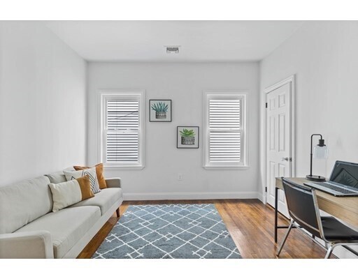 Building Photo - 50 Lithgow St