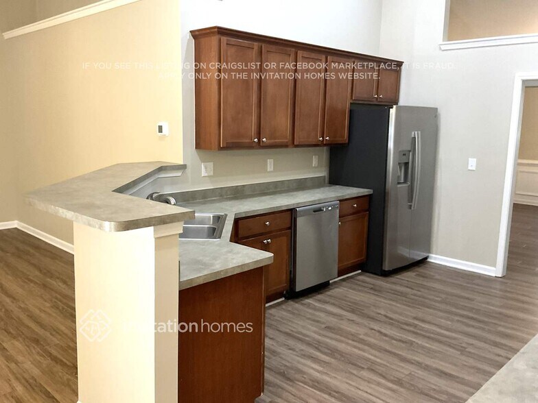 Building Photo - 930 Rock Elm Dr