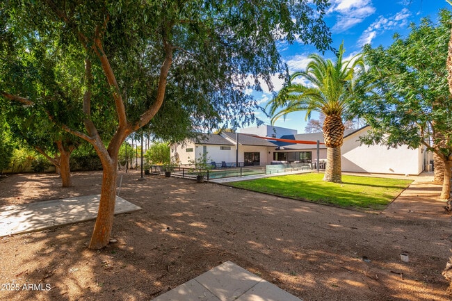 Building Photo - 4421 E Earll Dr