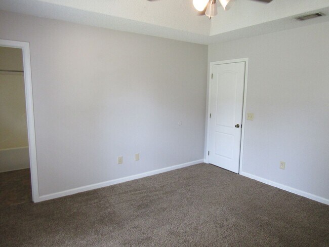 Building Photo - 110 Tempest Ln