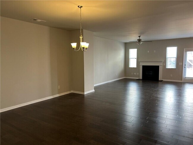 Building Photo - 205 Ridge Valley Dr