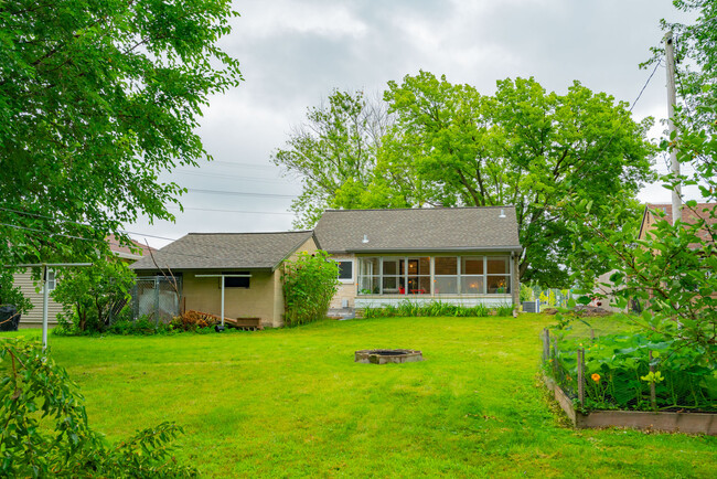 Building Photo - 1324 Fish Hatchery Rd