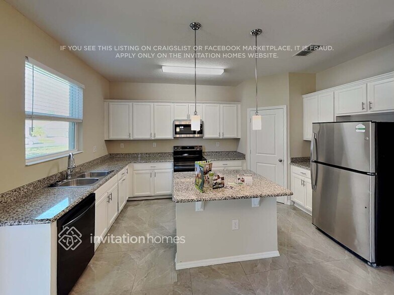 Building Photo - 2804 Wagon Wheel Trl