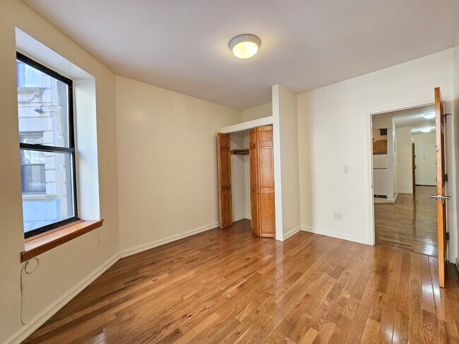 Building Photo - 610 W 150th St