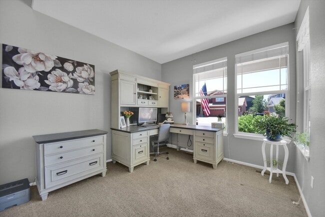 Building Photo - Welcome Home to this beautiful 5-bedroom h...