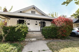 Building Photo - 802 N Denny St