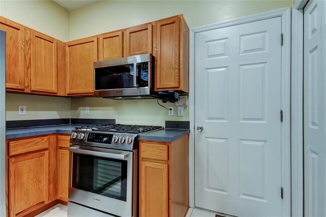 Building Photo - 6101 Lanshire Dr