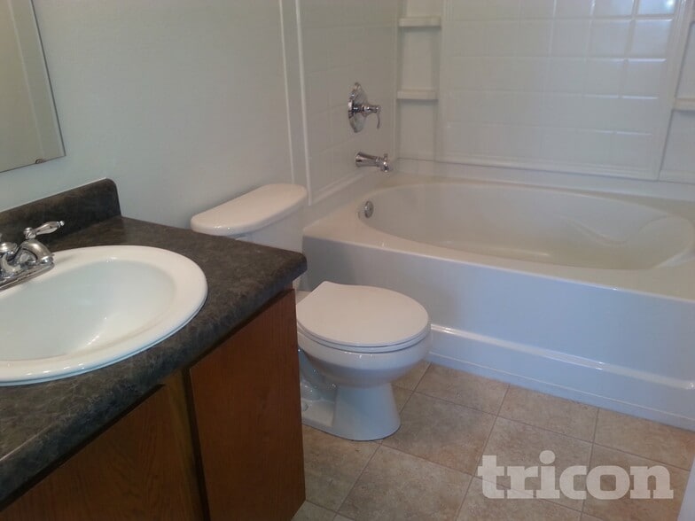 Building Photo - 1104 New Day Ct