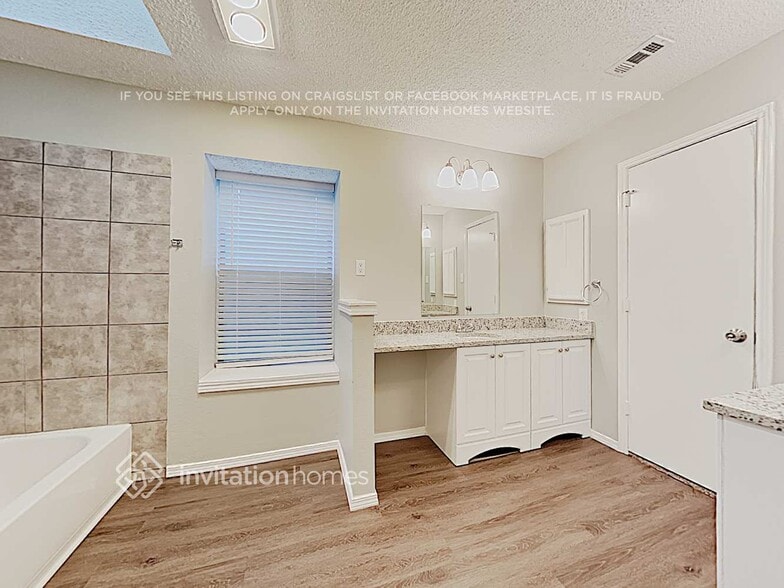 Building Photo - 2414 Claremont Dr