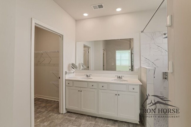 Building Photo - 835 Baker View Ln