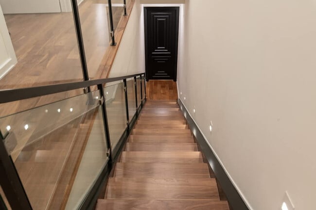 Building Photo - 22 E Elm St