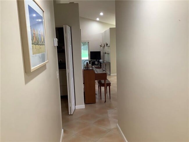 Building Photo - 7904 Mansfield Hollow Rd