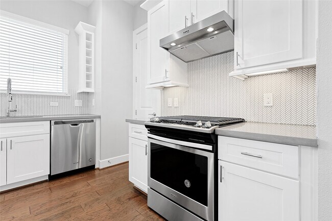 Building Photo - 1222 Upton St