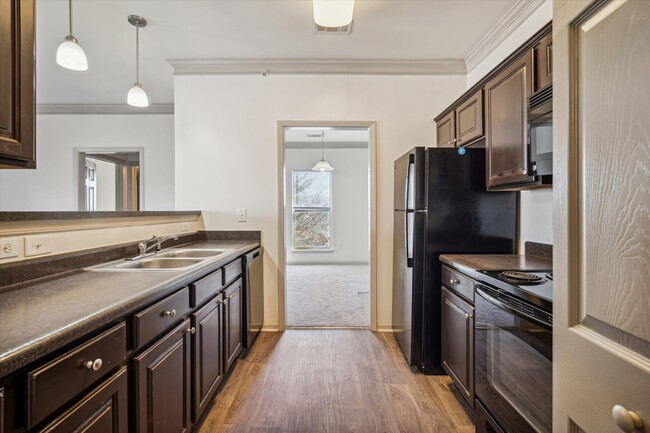B1 - 2 Bed / 2 Bath - 967 Sq.Ft. - Fountains at Meadow Wood