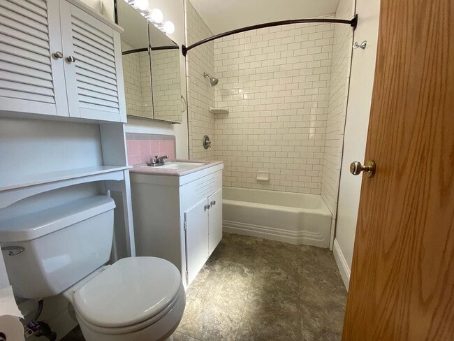 Building Photo - 4120/4122 Canby Way