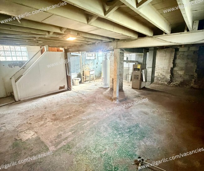 Building Photo - Single-family home for sale