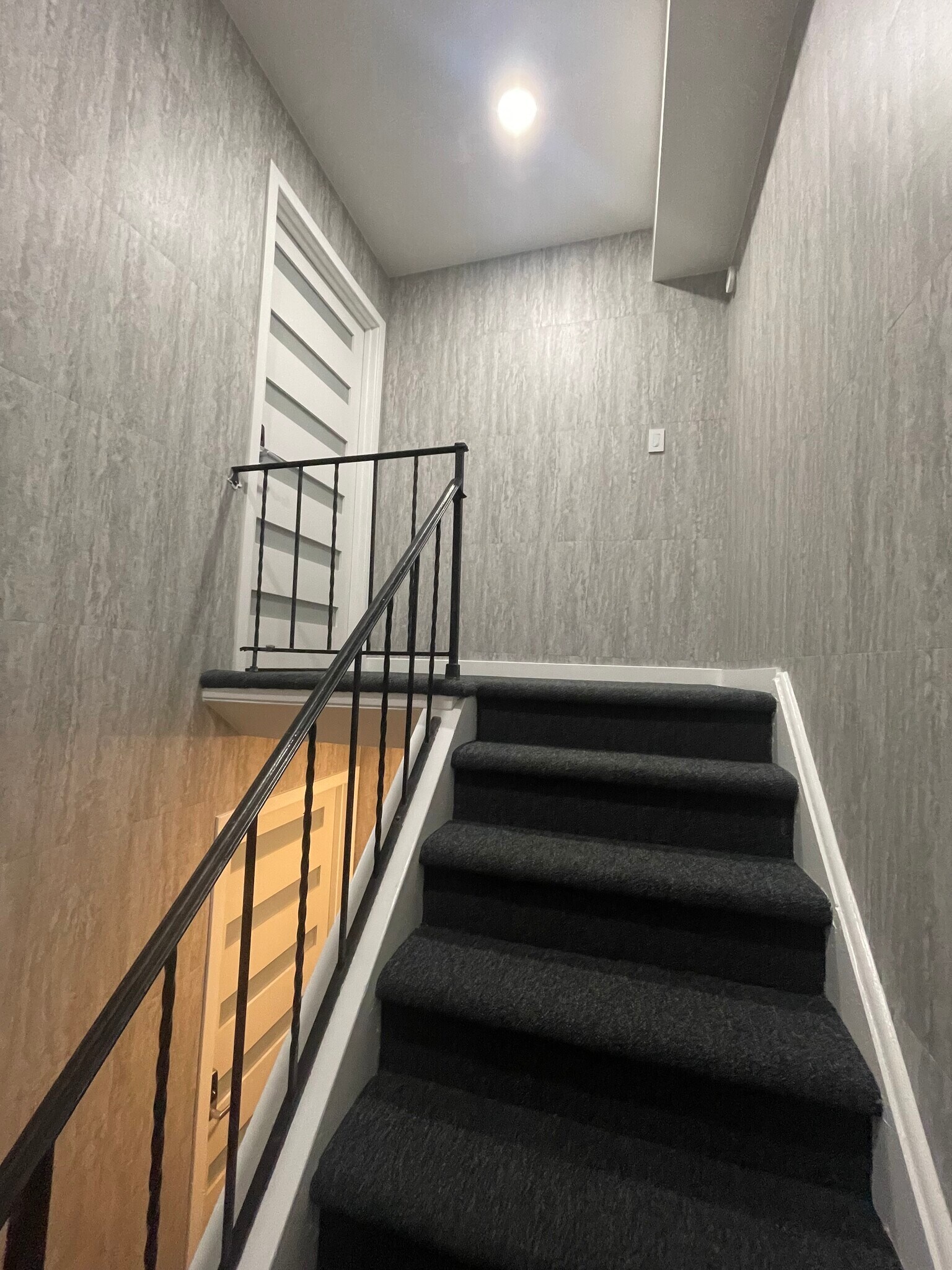 Building Photo - 29 Skyline Dr