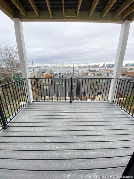 Building Photo - 275 Webster St