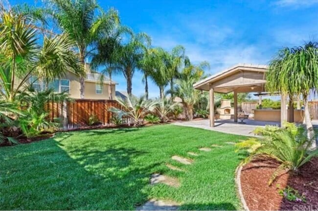 Building Photo - 36395 Pistachio Dr