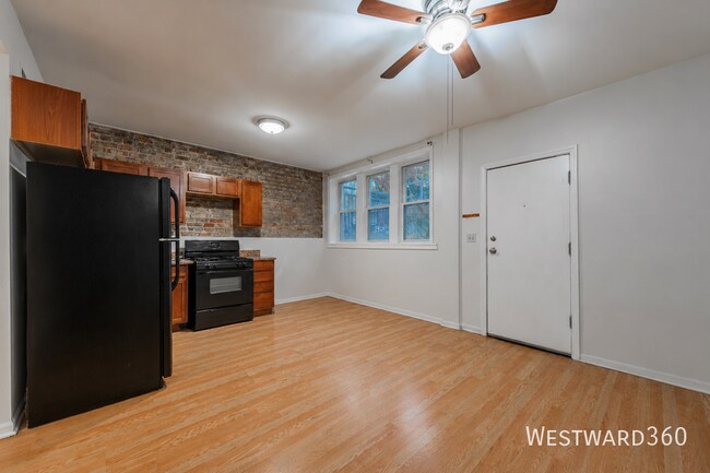 Building Photo - 2433 N Talman Ave