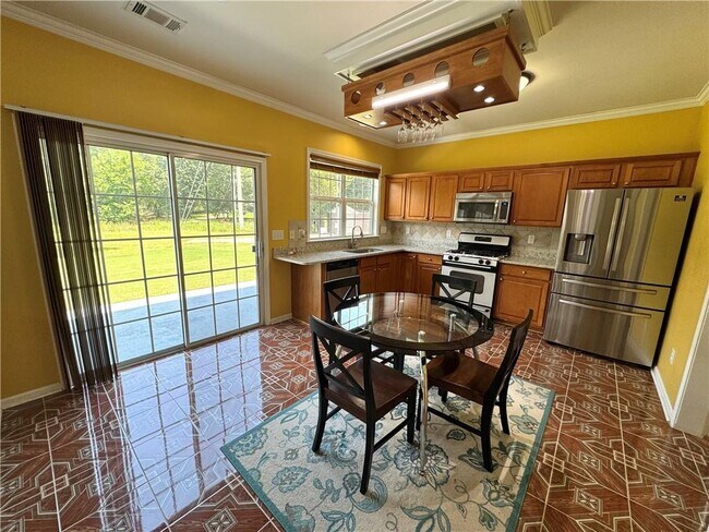 Building Photo - 8965 Friarbridge Dr