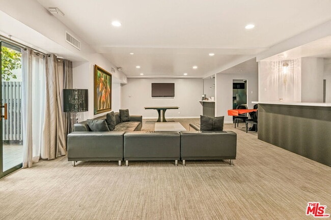 Building Photo - 1155 N La Cienega Blvd