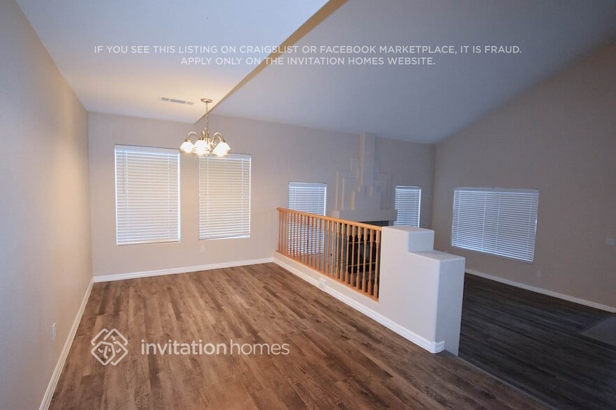 Building Photo - 7805 Robinglen Ave