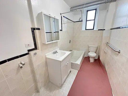 Building Photo - 2 bedroom in BRONX NY 10468