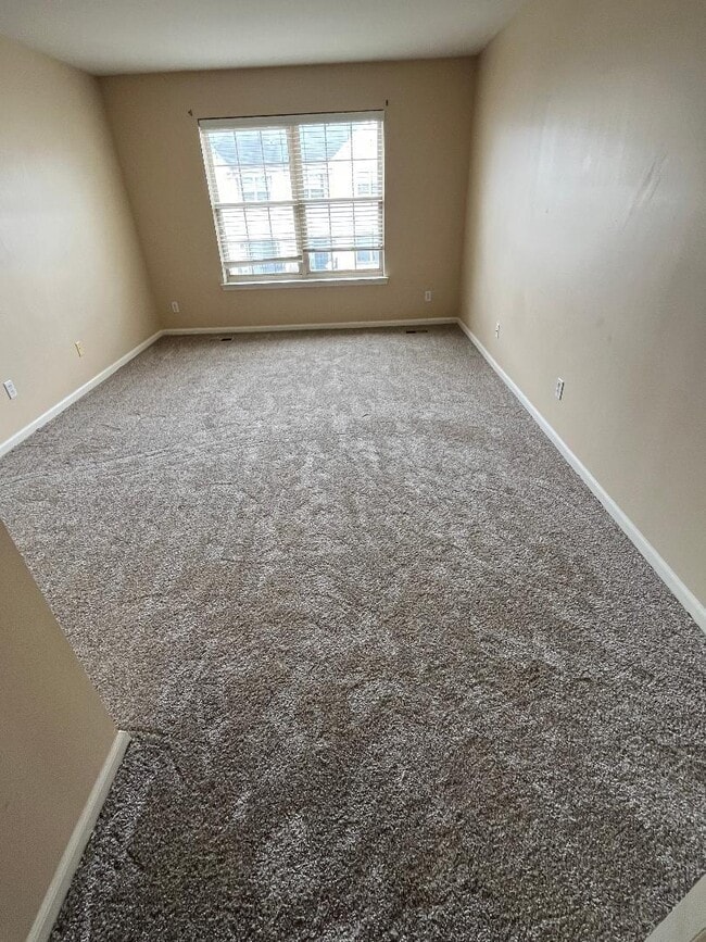 Building Photo - 3202 Camden Dr