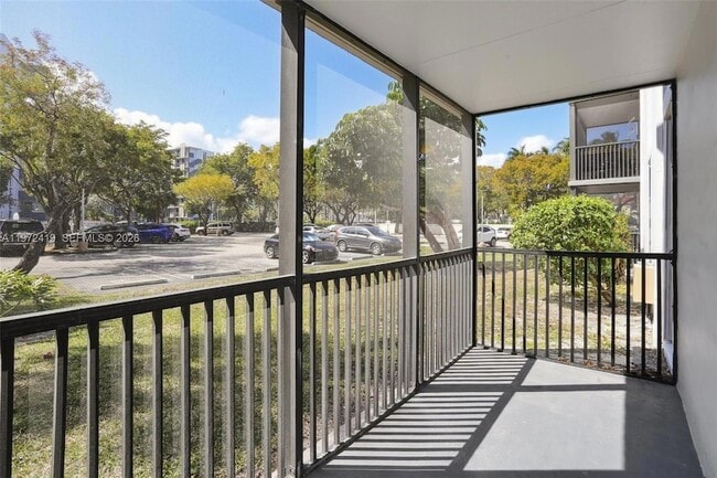 Building Photo - 3101 N Country Club Dr