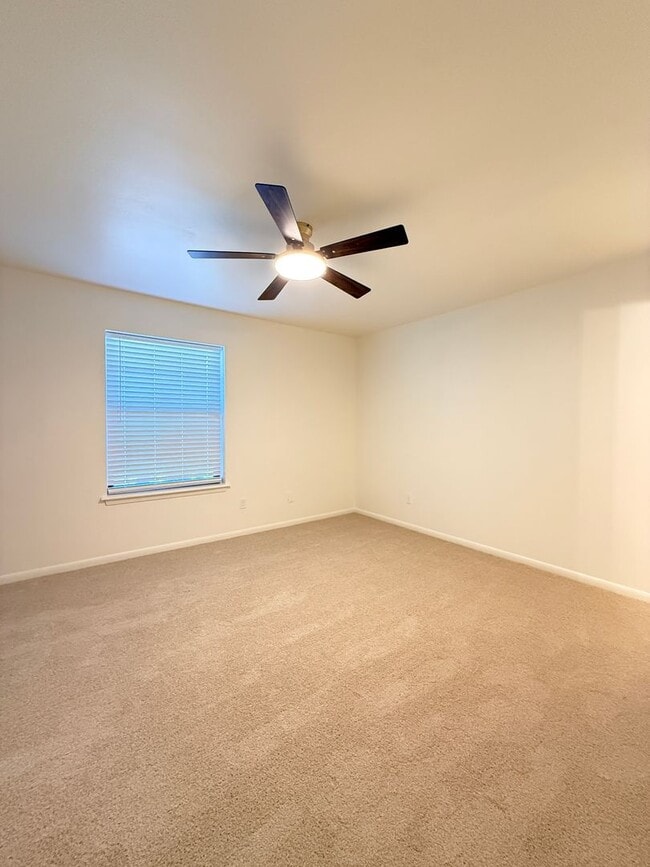 Building Photo - Beautiful 4 Bedroom 1.5 Bath - City View ISD