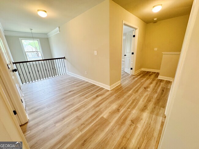 Building Photo - 732 Sanctuary Ln