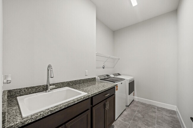 Building Photo - 14421 Spruce Pne Dr