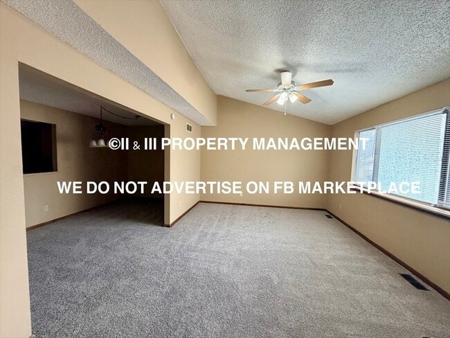 Building Photo - 1424 E Mart-Way Cir