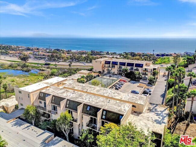 Building Photo - 23901 Civic Center Way