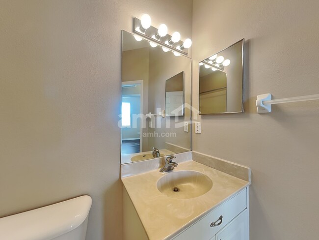 Building Photo - 24600 Victoria Wood Ct