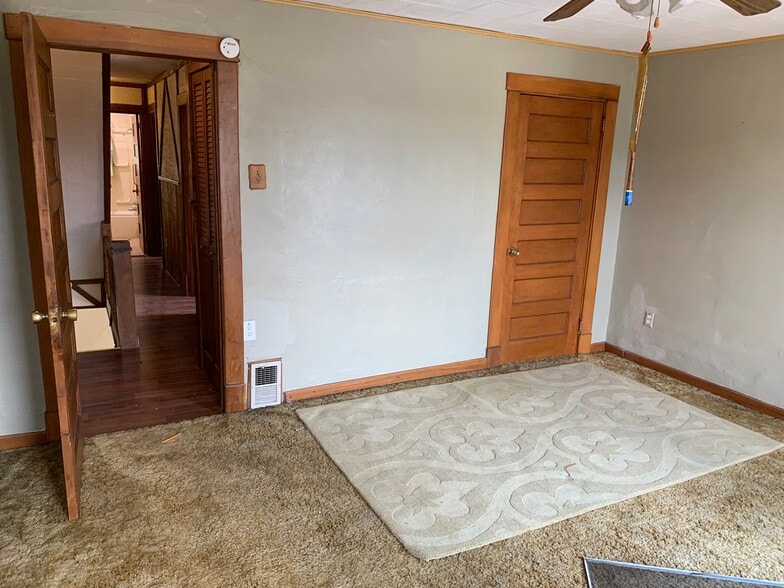 master bed pic #1 - 437 2nd St